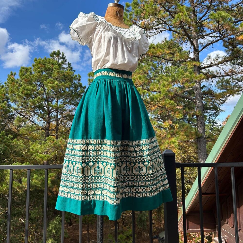 Vintage 50s Hand Woven Guatemalan Skirt + Ruffled Blouse Souvenir Set XS S
